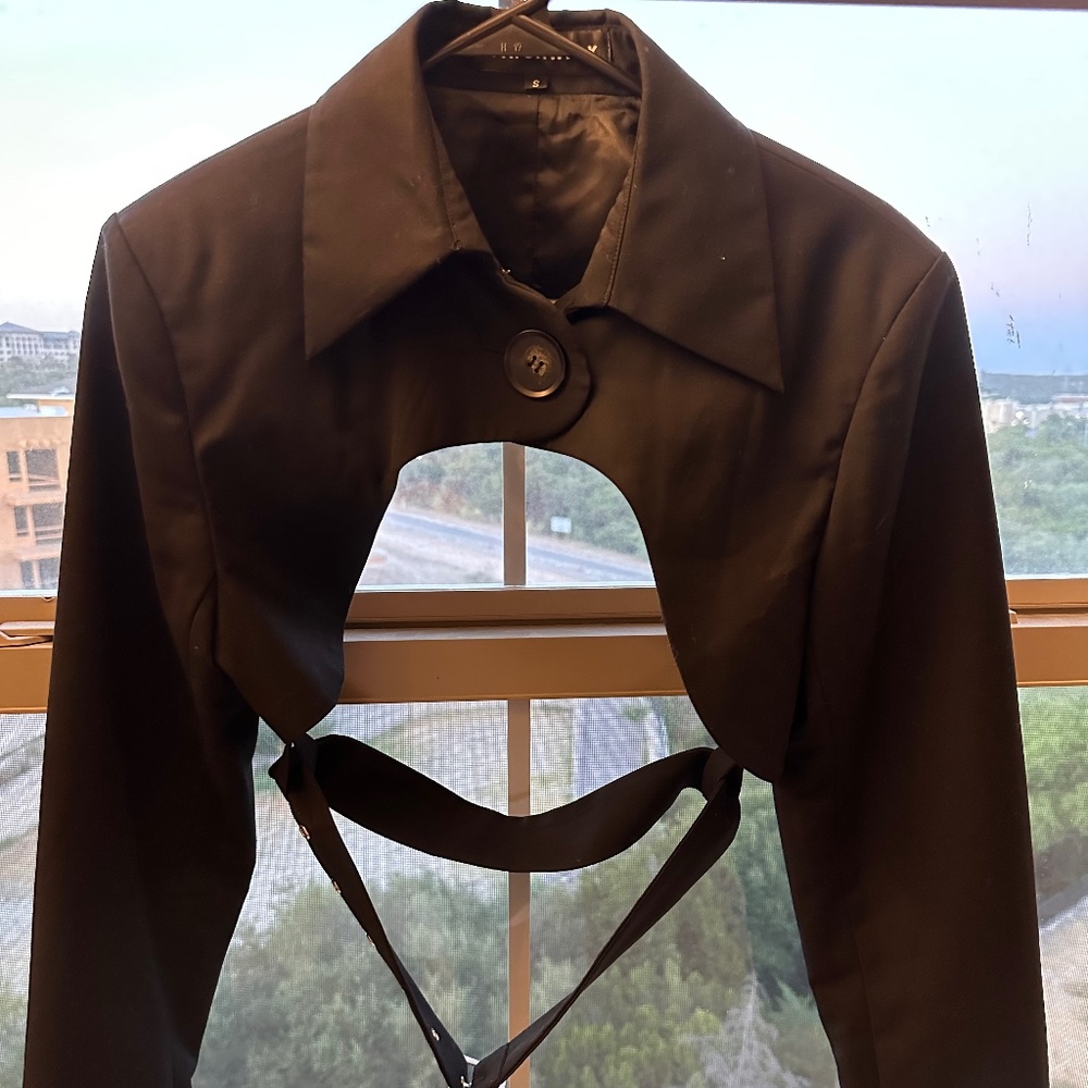Cutout black blazer